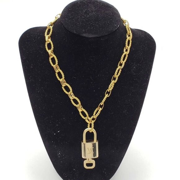 Authentic Louis Vuitton Lock & Key with Unbranded Gold Plated Chain Necklace - Picture 1 of 7